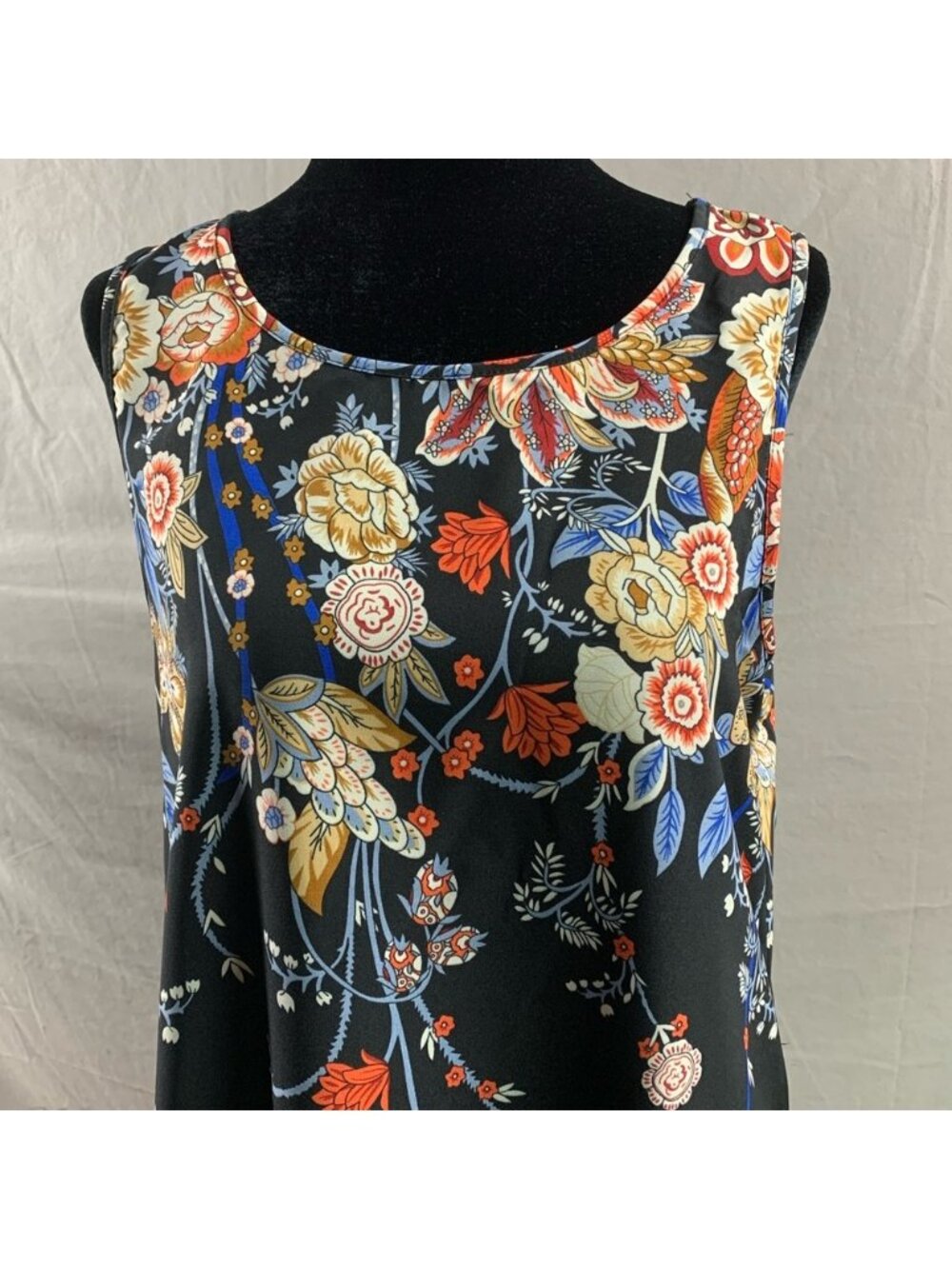 Floral Print Tank Dress With Pockets - Picture 7 of 9